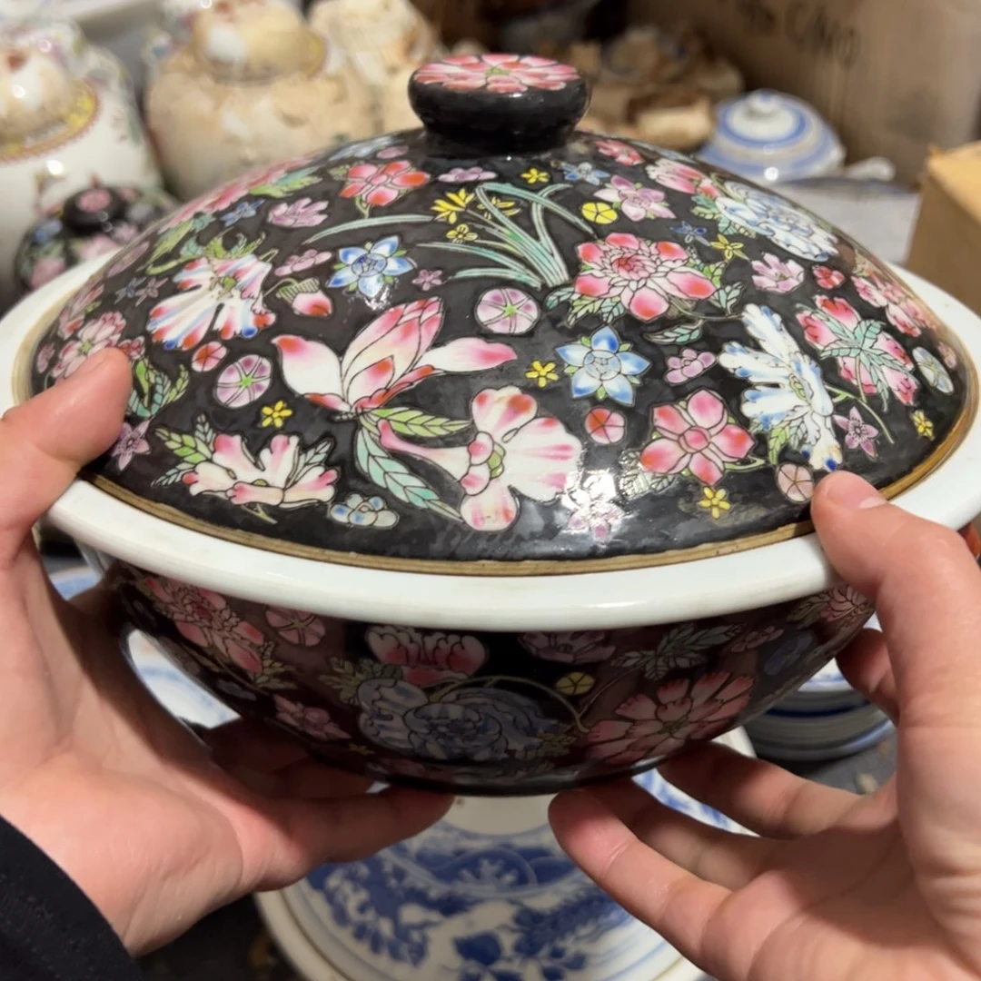 其他陶25厘米黑底万花品锅