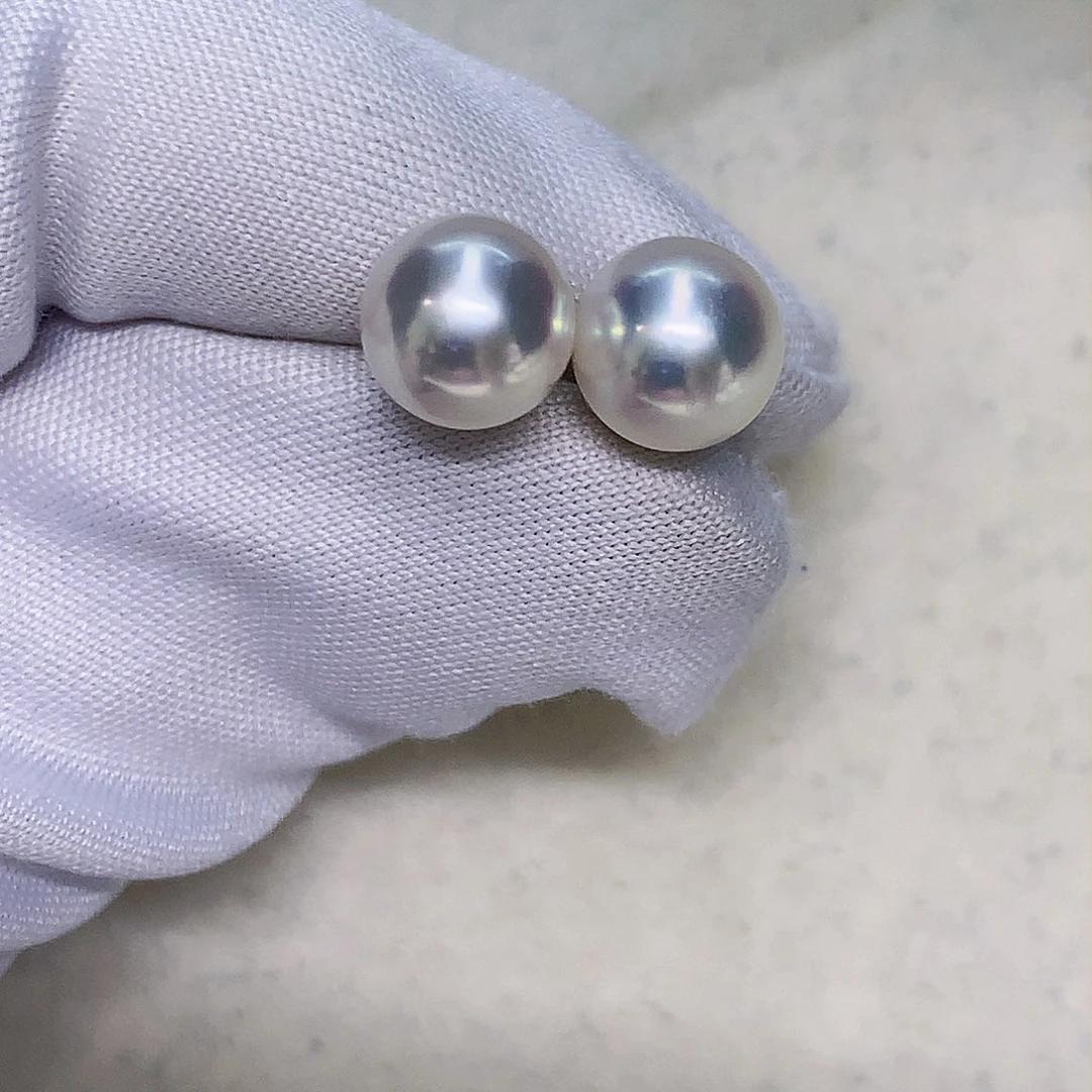 18K金镶嵌耳钉海水珍珠