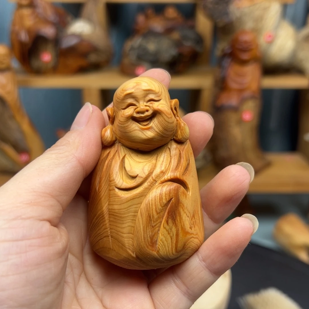 木碧***人崖柏木摆件手把件