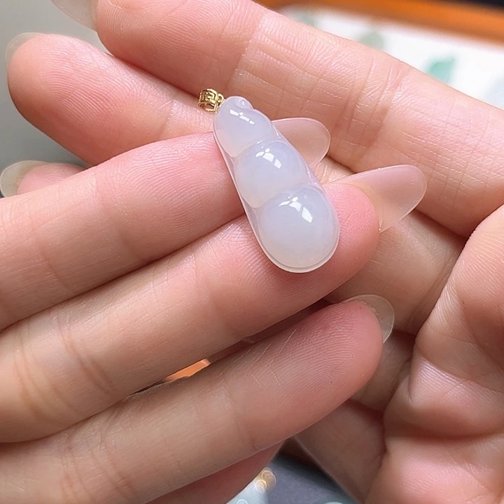 颈饰18K金镶嵌翡翠