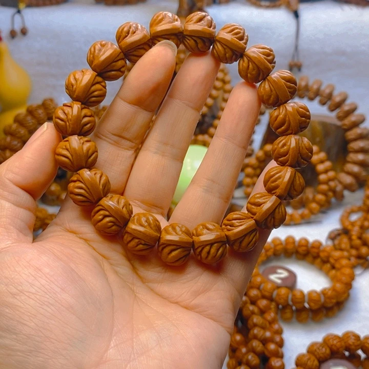 吊坠桃核诚****。顶货双脊龙单圈