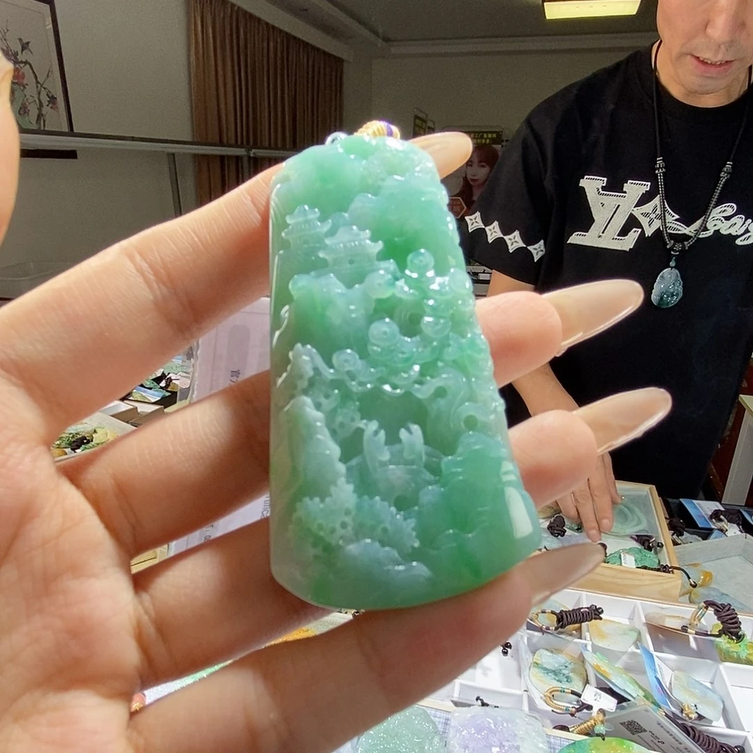 翡翠未镶嵌颈饰翡翠