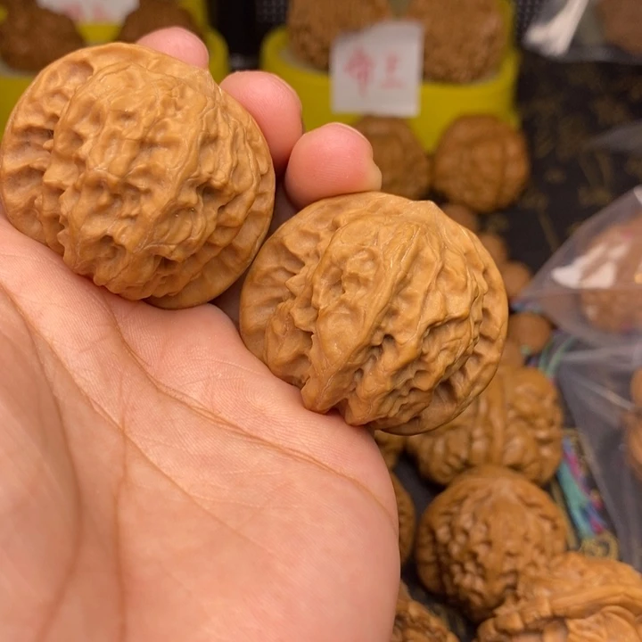 文玩核桃把件野狼