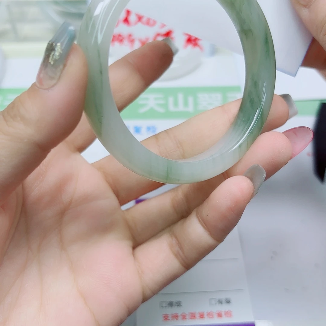 未镶嵌手镯石英质玉27/5857