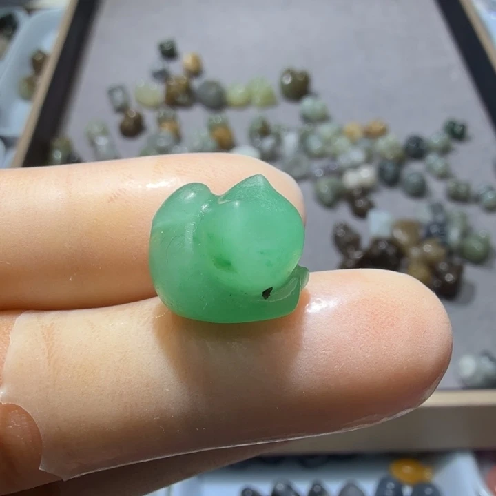 和田玉未镶嵌珠宝奇石