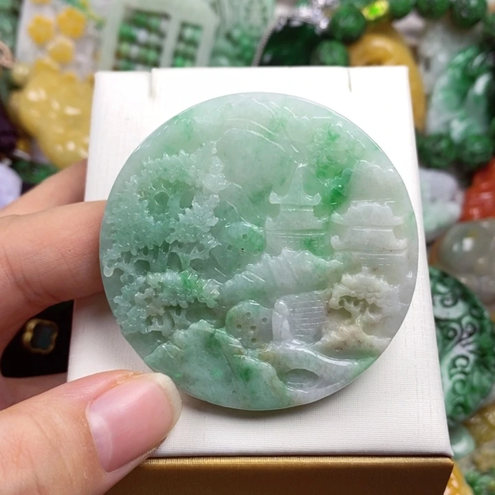 翡翠未镶嵌吊坠(赠链)