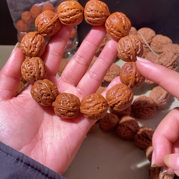 文玩核桃手串……10
