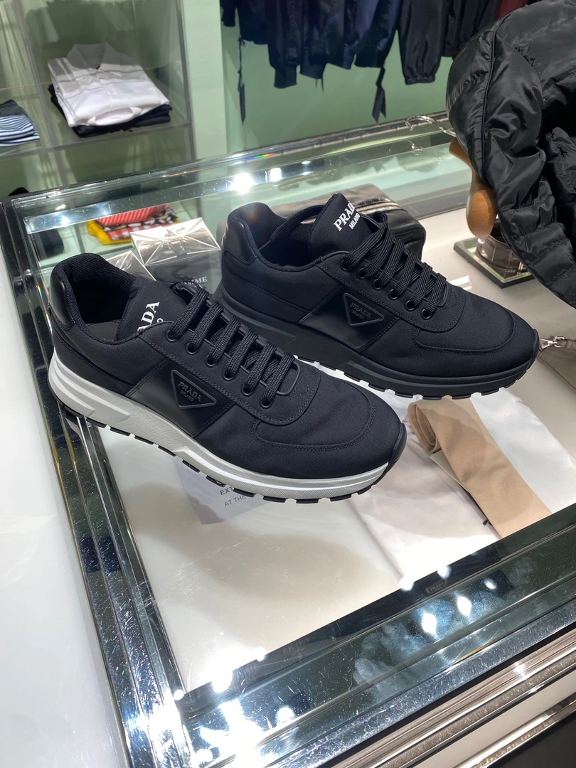 全新未使用 Prada/普拉达 男鞋 休闲鞋 三角标