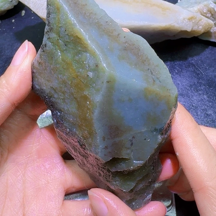 未镶嵌和田玉（糖玉）珠宝半成品