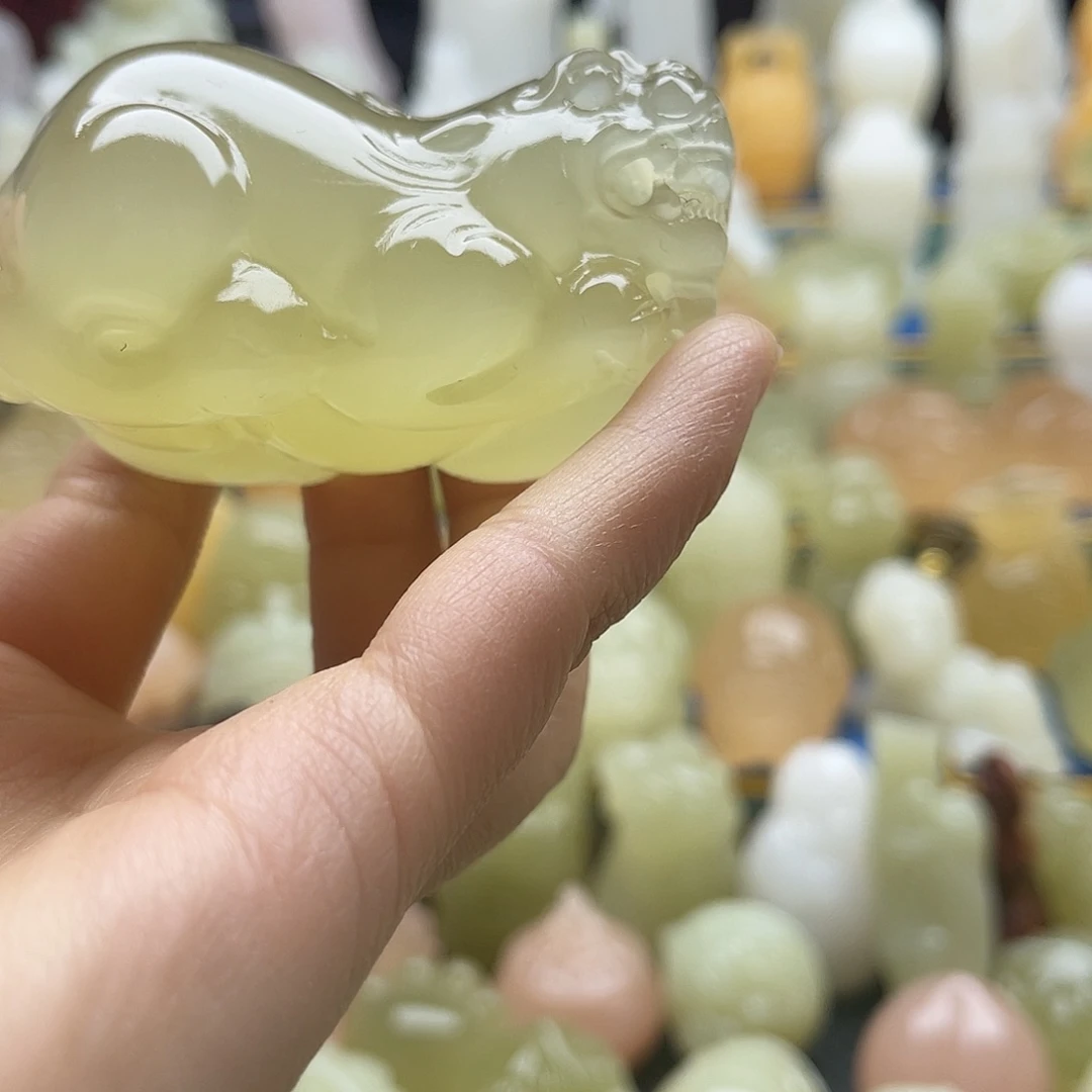 自***9玉天然桌面小摆件