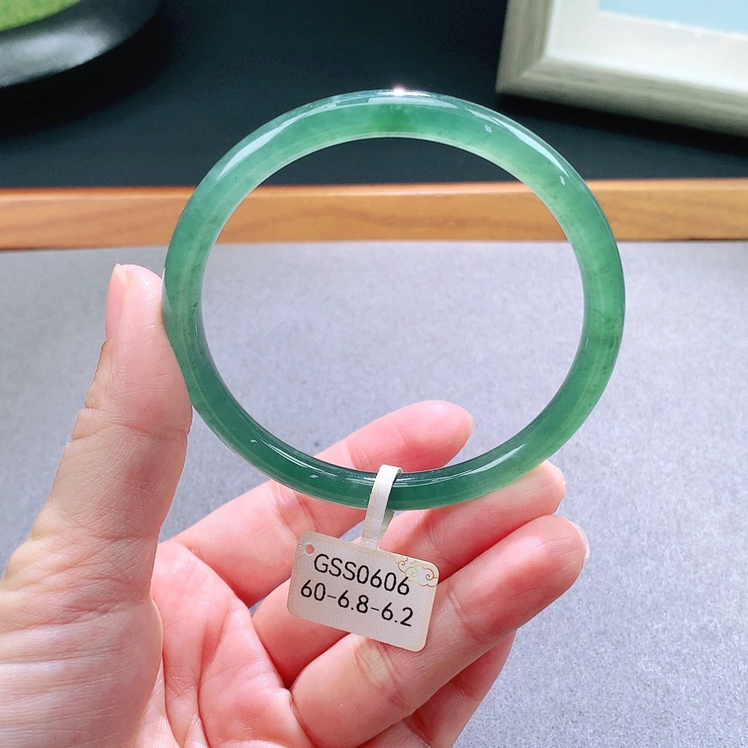 翡翠未镶嵌手镯天然翡翠手镯a货