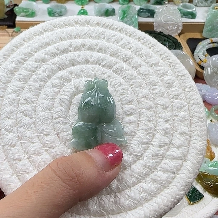 颈饰未镶嵌翡翠金鱼