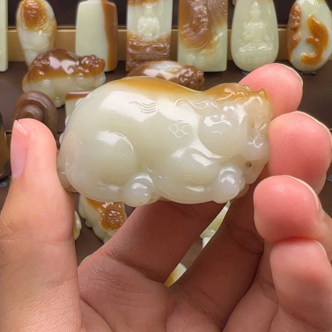 和田玉（糖玉）未镶嵌颈饰