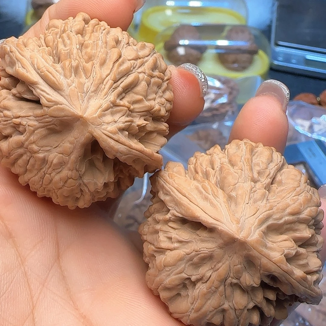 文玩核桃吊坠45全品坐佛