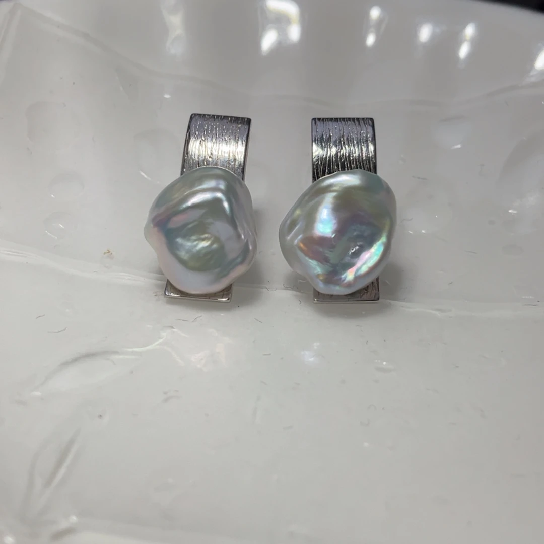 银S925镶嵌淡水珍珠耳饰