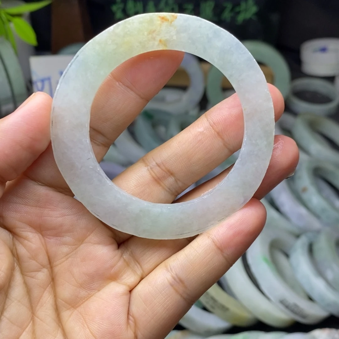 定制翡翠未镶嵌手镯