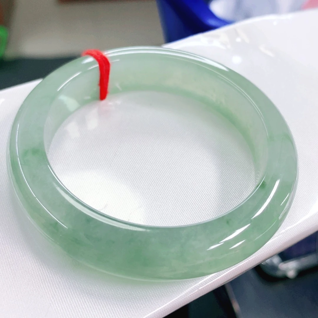 未镶嵌手镯翡翠52。