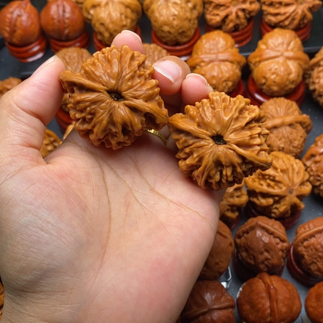 文玩核桃把件46金鱼