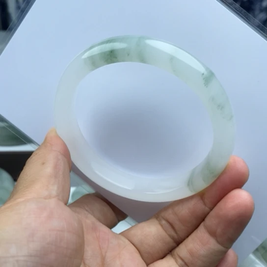 佛***缘未镶嵌手镯石英质玉（金丝玉）