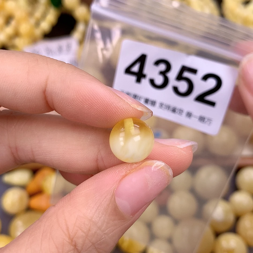 蜜蜡未镶嵌珠宝奇石12