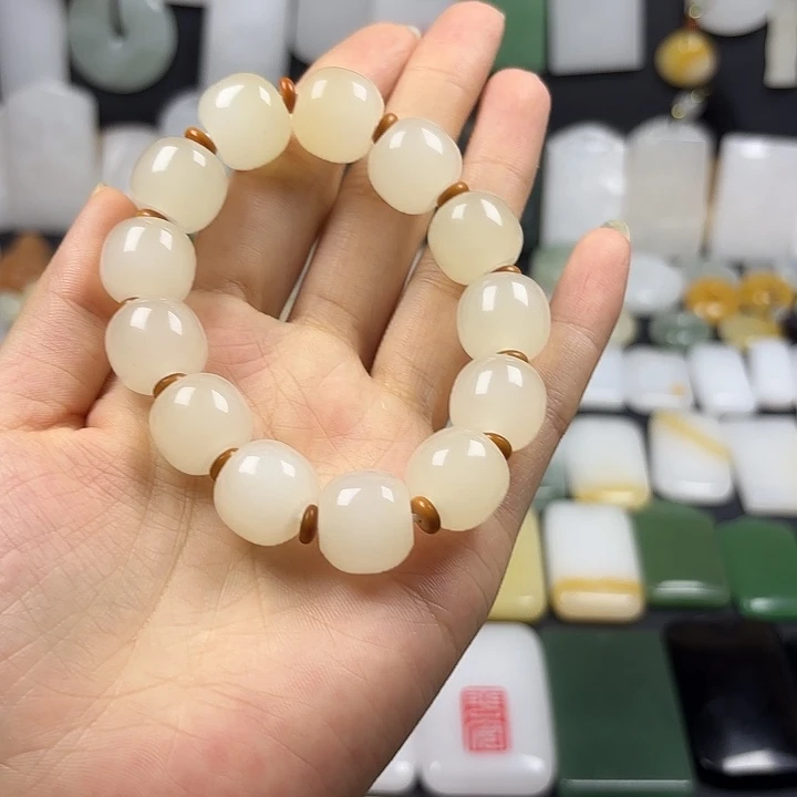 寻****颈饰未镶嵌石英质玉