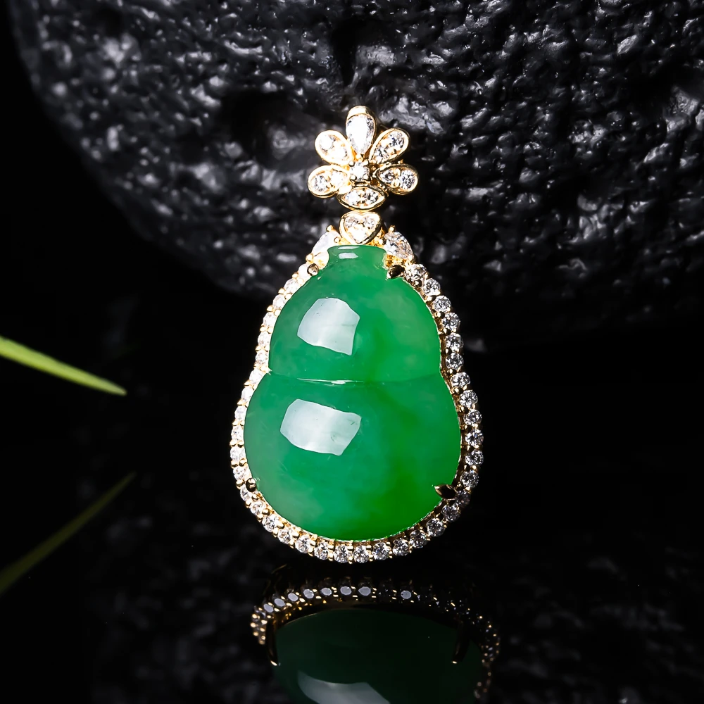 天然翡翠A货18K金镶嵌冰阳绿葫芦吊坠
