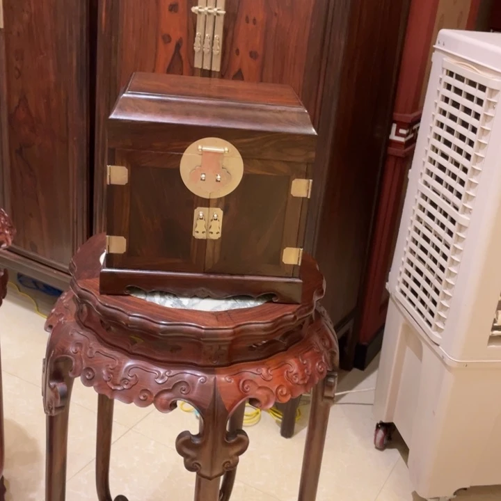 红酸枝木类成套家具