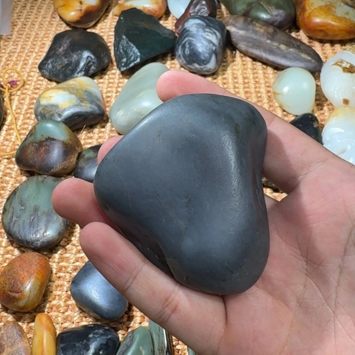 酸****和田玉（子料）未镶嵌挂件