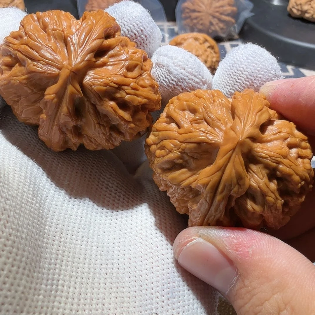 文玩核桃把件敏红锦鲤