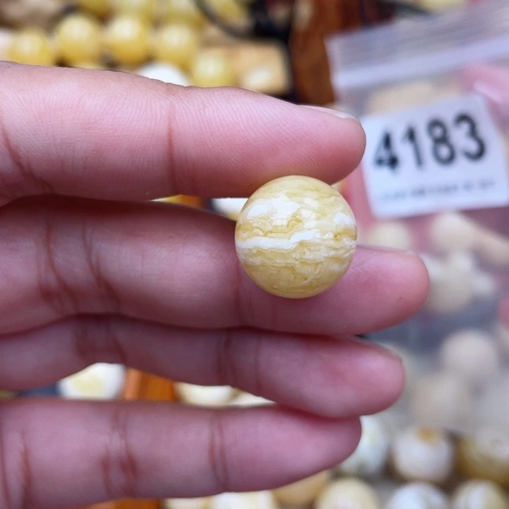 ι****蜜蜡未镶嵌珠宝奇石沙眼15.7