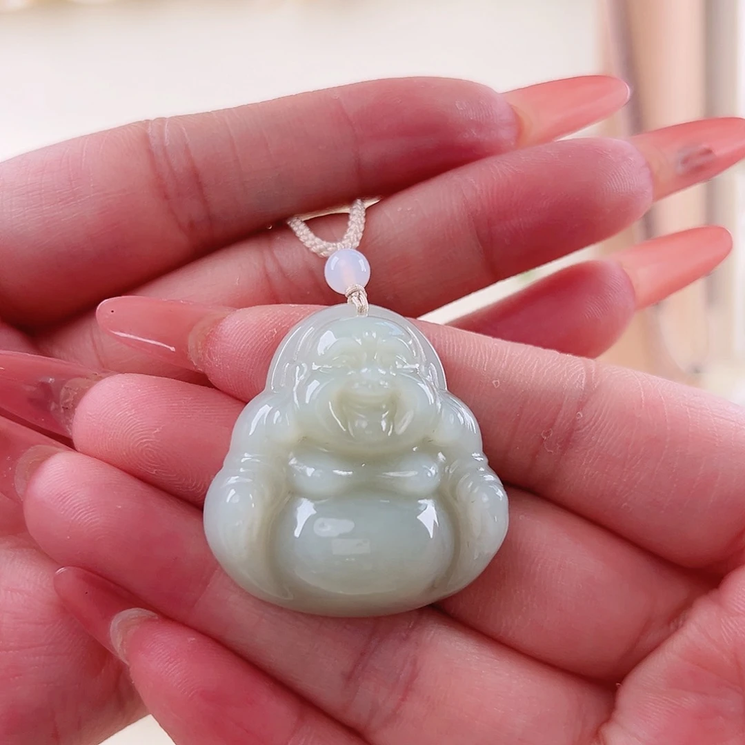 和田玉未镶嵌颈饰飞*燕