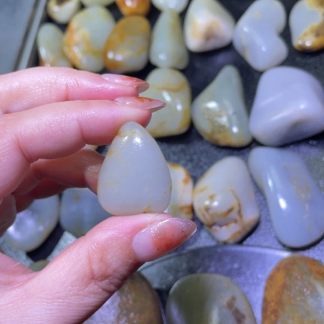 【闪购商品】颈饰未镶嵌和田玉名*