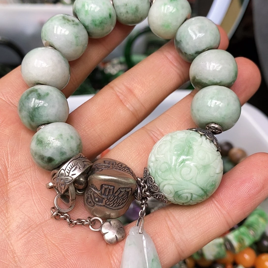 未镶嵌手链翡翠漂亮美眉