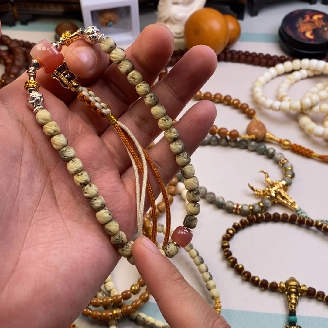 星月菩提吊坠。。。。。。。。。。。