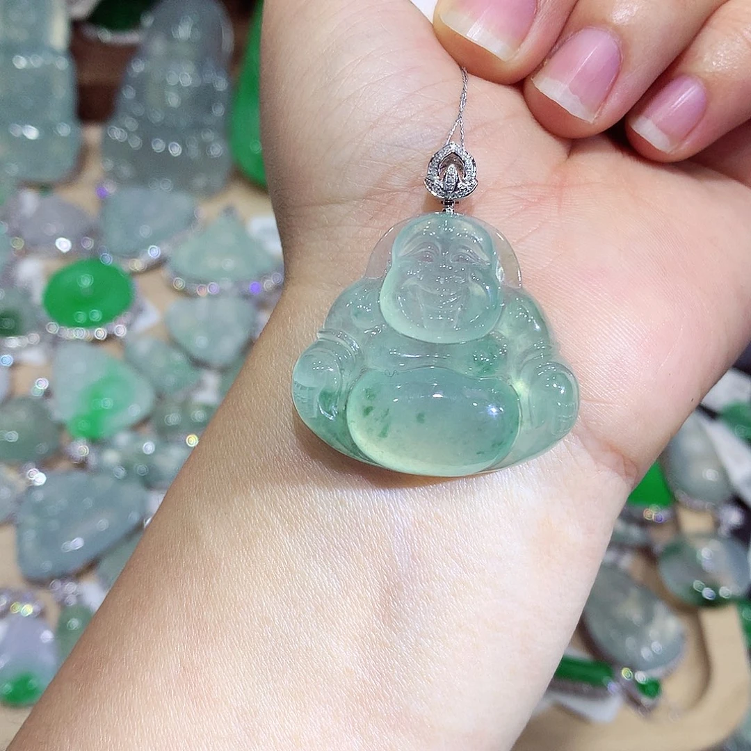 翡翠18K金镶嵌颈饰佛