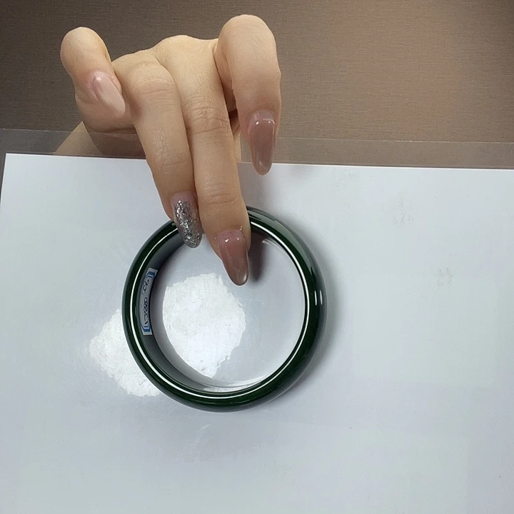 吉***乐和田玉未镶嵌手镯