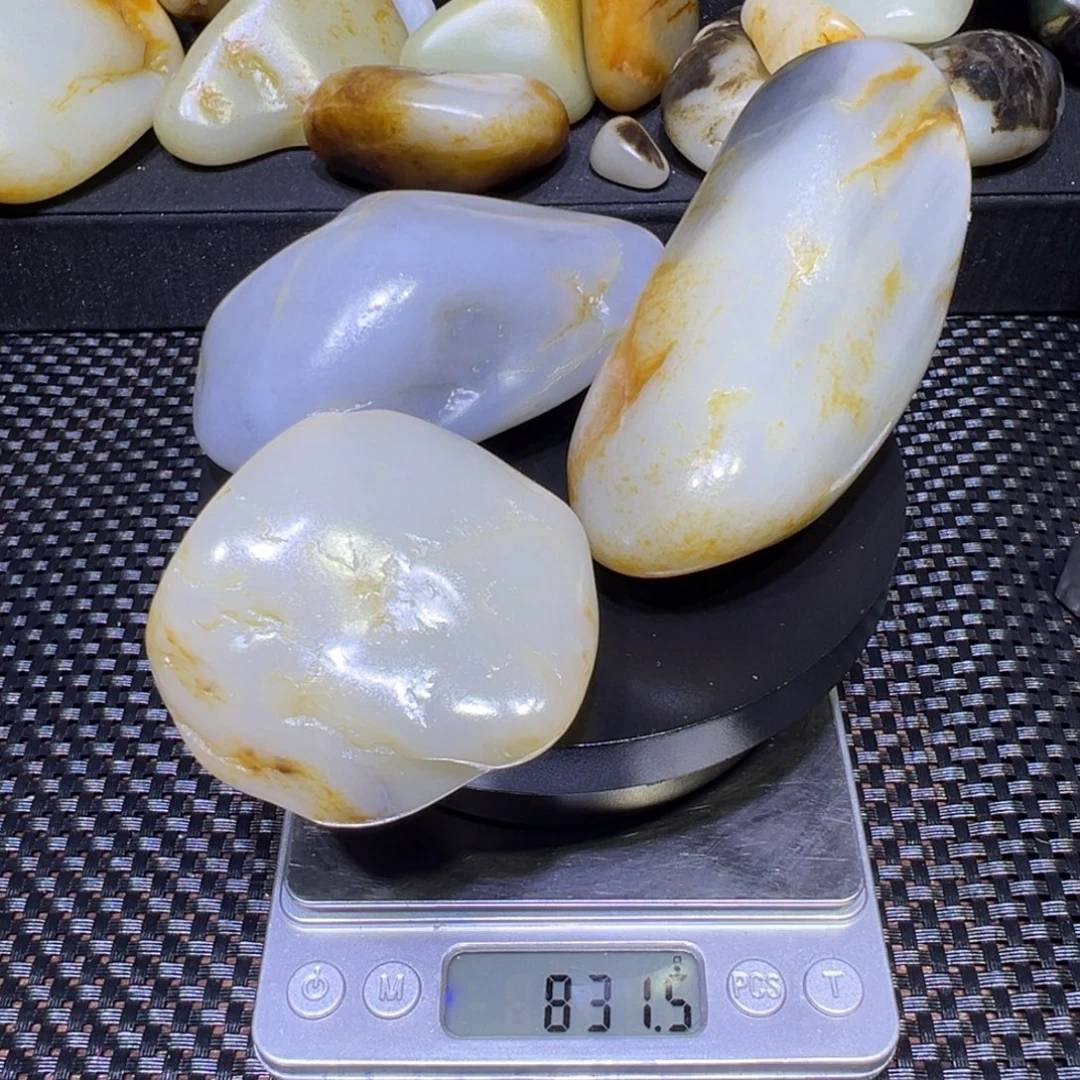 和田玉（子料）未镶嵌吊坠(不含链)831克