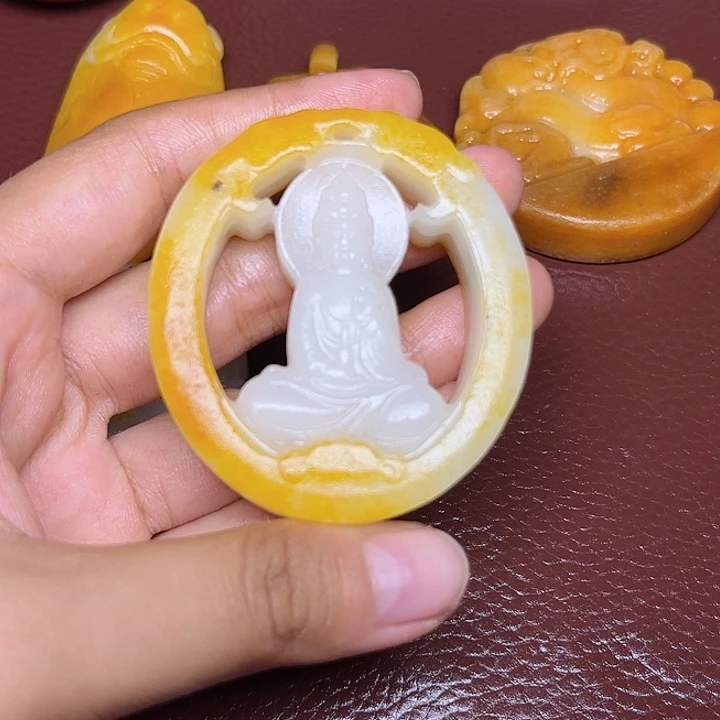2***9和田玉未镶嵌颈饰