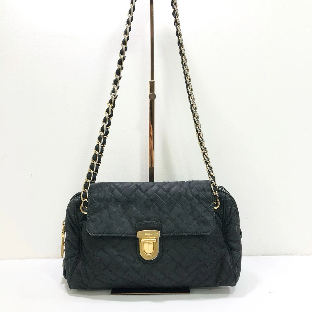 95新 Prada/普拉达 黑金降落伞材质盾牌链条包
