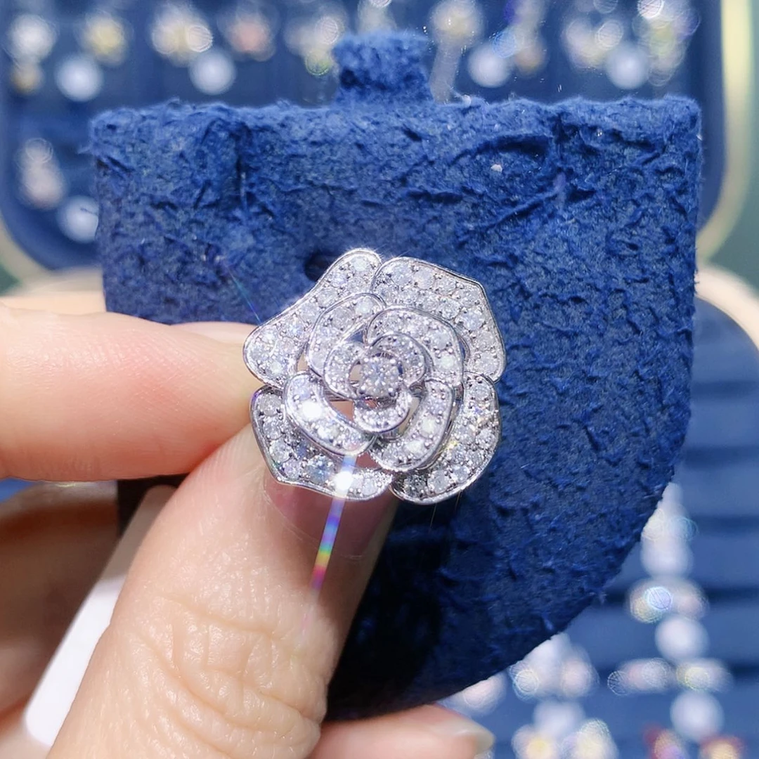 【闪购商品】18K金镶嵌戒托钻石一克拉山茶花戒指