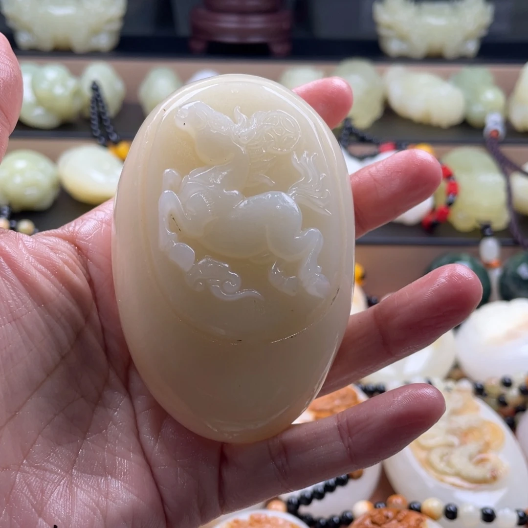 张***明石材古青石手把件