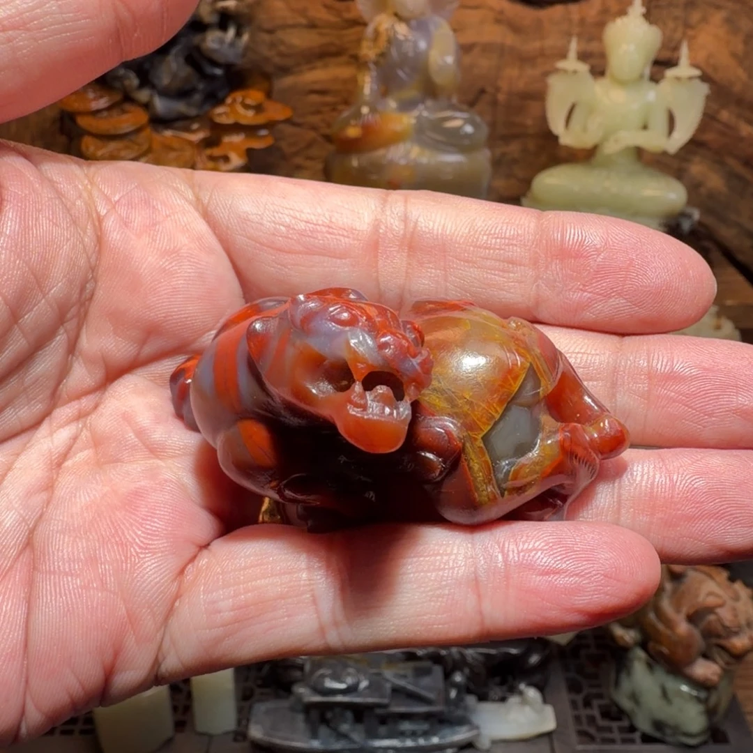 伟***凡玛瑙/玉髓未镶嵌颈饰