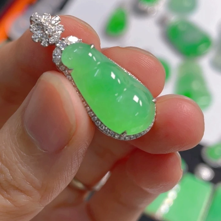 翡翠18K金镶嵌吊坠(不含链)