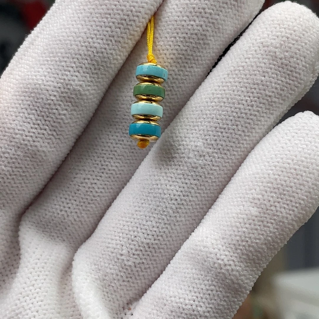 绿松石未镶嵌挂件