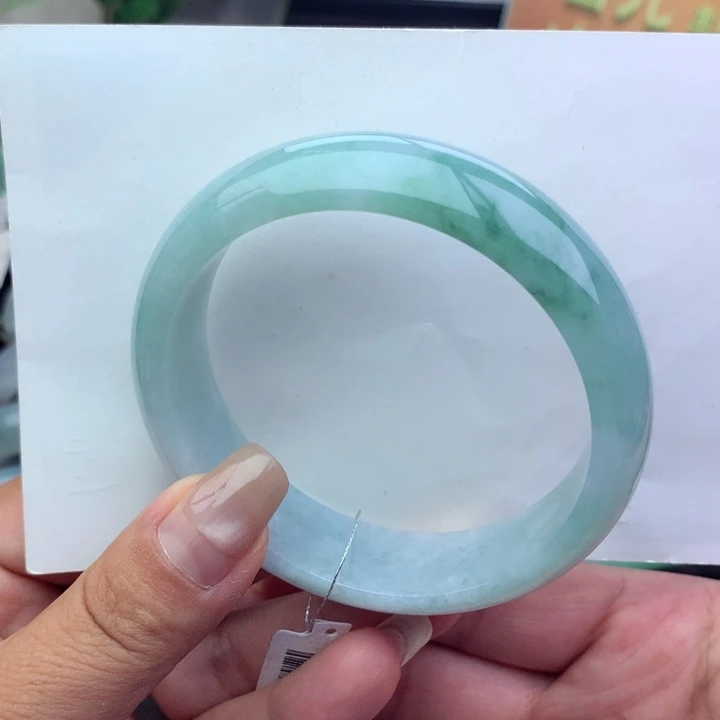 翡翠手镯未镶嵌天然翡翠手镯
