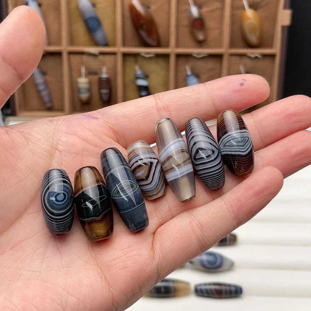 玛瑙/玉髓颈饰未镶嵌水**文