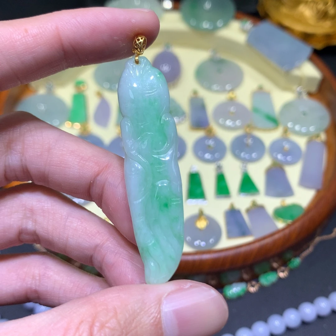 翡翠吊坠(不含链)18K金镶嵌