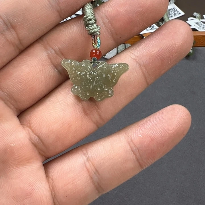 颈饰未镶嵌和田玉（糖玉）
