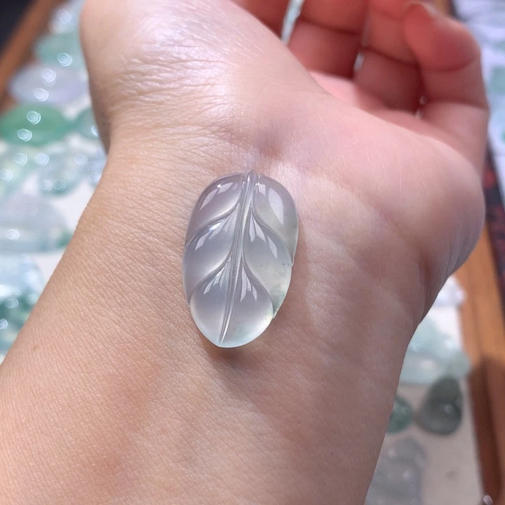 颈饰未镶嵌翡翠冰种叶子
