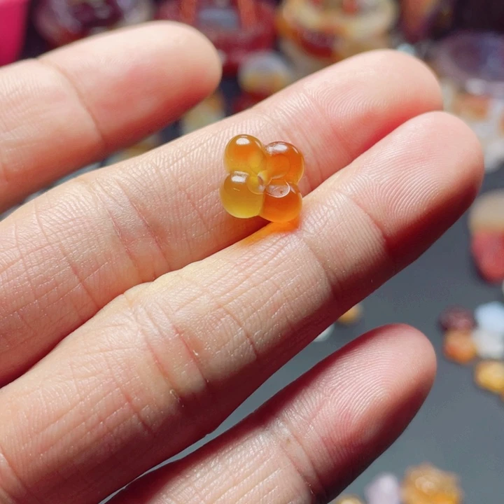 玛瑙/玉髓颈饰未镶嵌气****身
